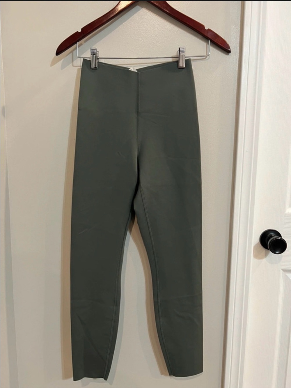 lululemon Olive Green leggings - Picture 2 of 10